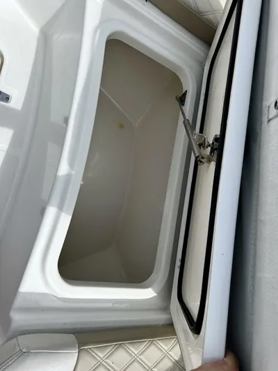 Bottoms Up Yacht Photos Pics 2019 Boston Whaler 330 Outrage - Image 22