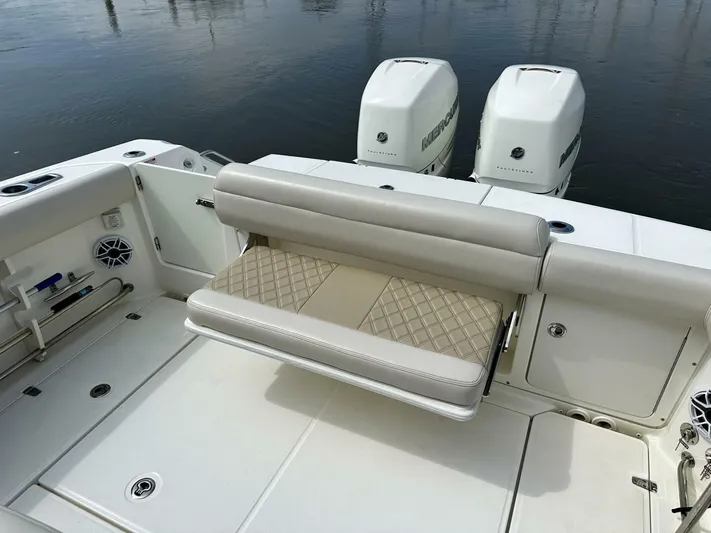 Bottoms Up Yacht Photos Pics 2019 Boston Whaler 330 Outrage - Image 9
