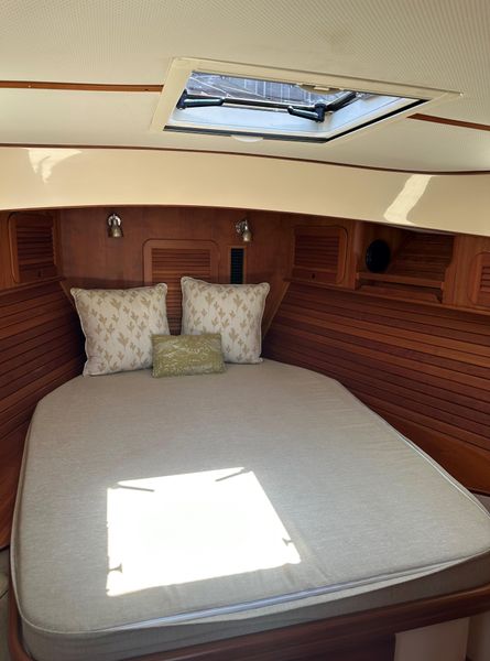 2014 Hinckley Picnic Boat MKIII