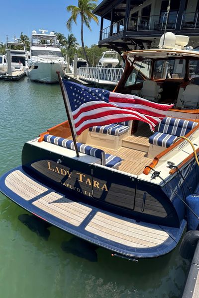2014 Hinckley Picnic Boat MKIII