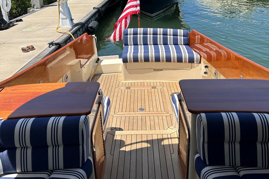 2014 Hinckley Picnic Boat MKIII