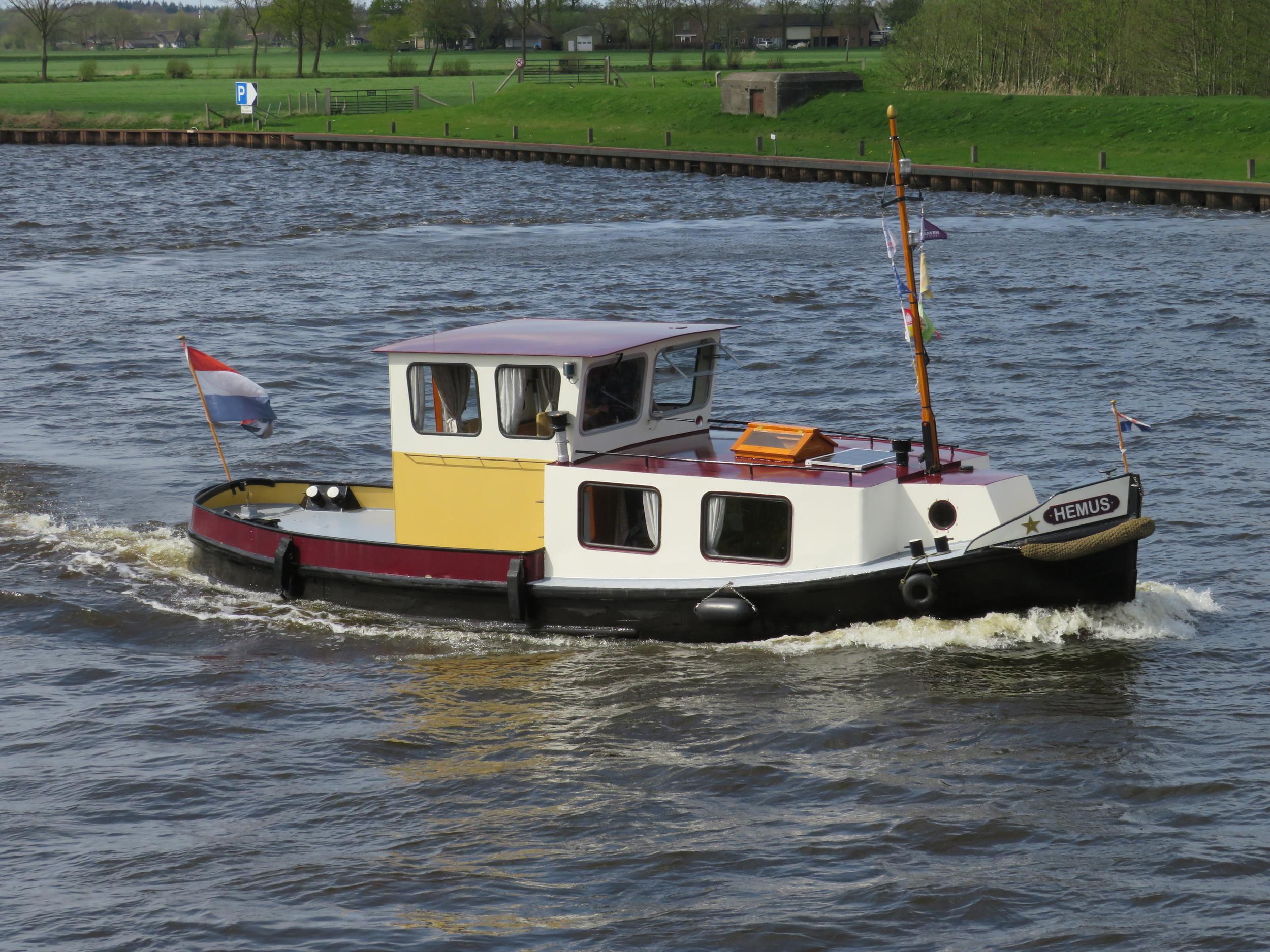 1903 Ex Motorsleepboot 9.75