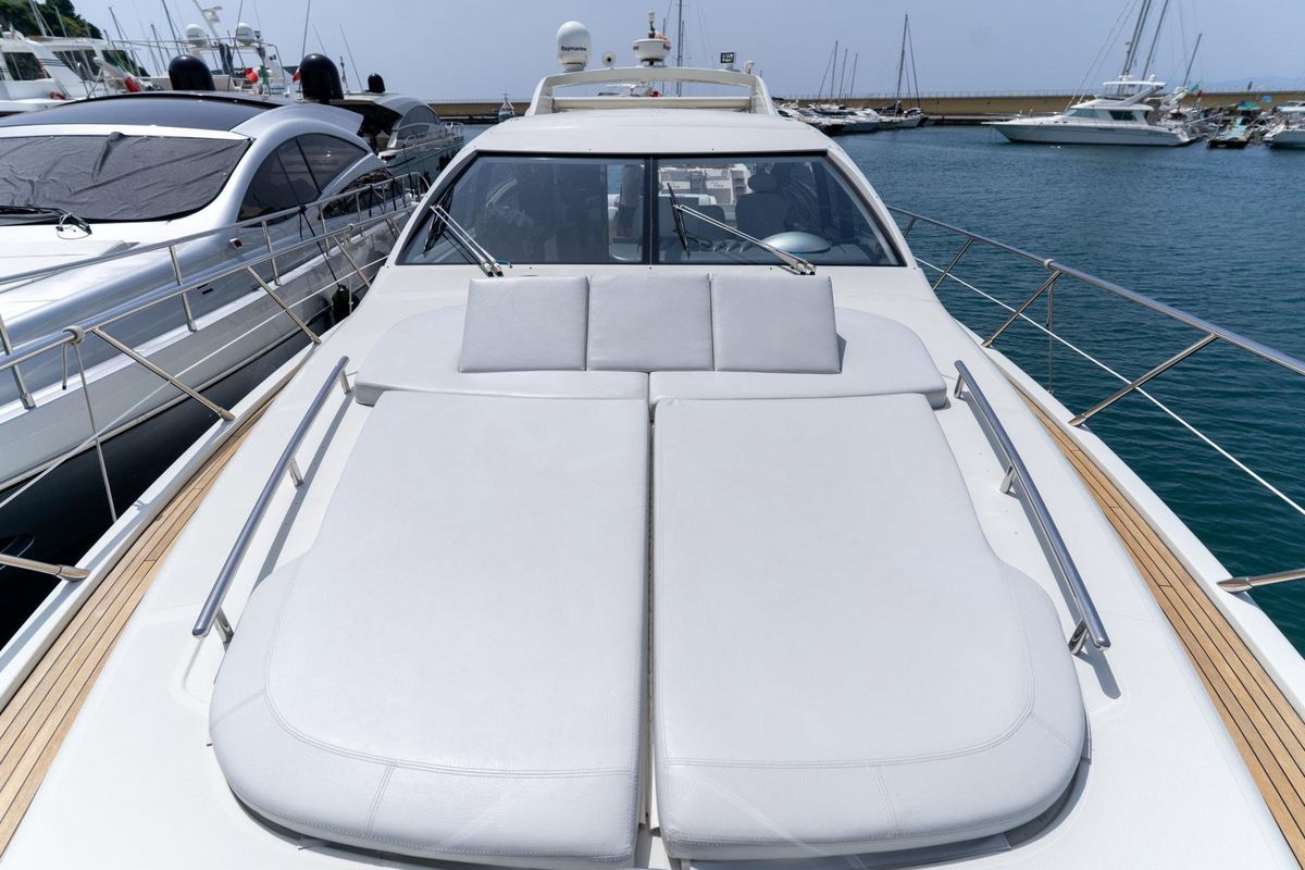 2013 Azimut 62 