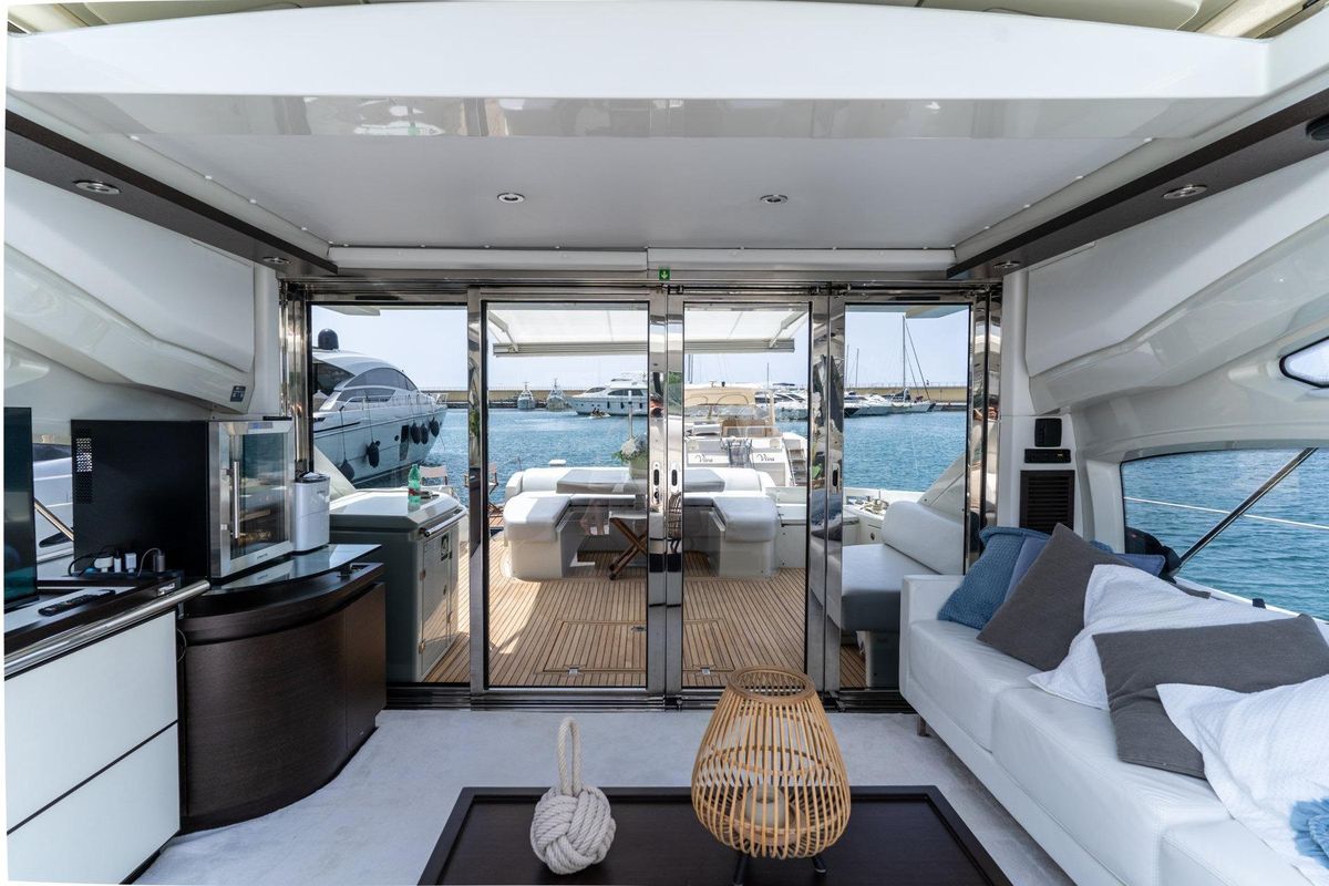 2013 Azimut 62 