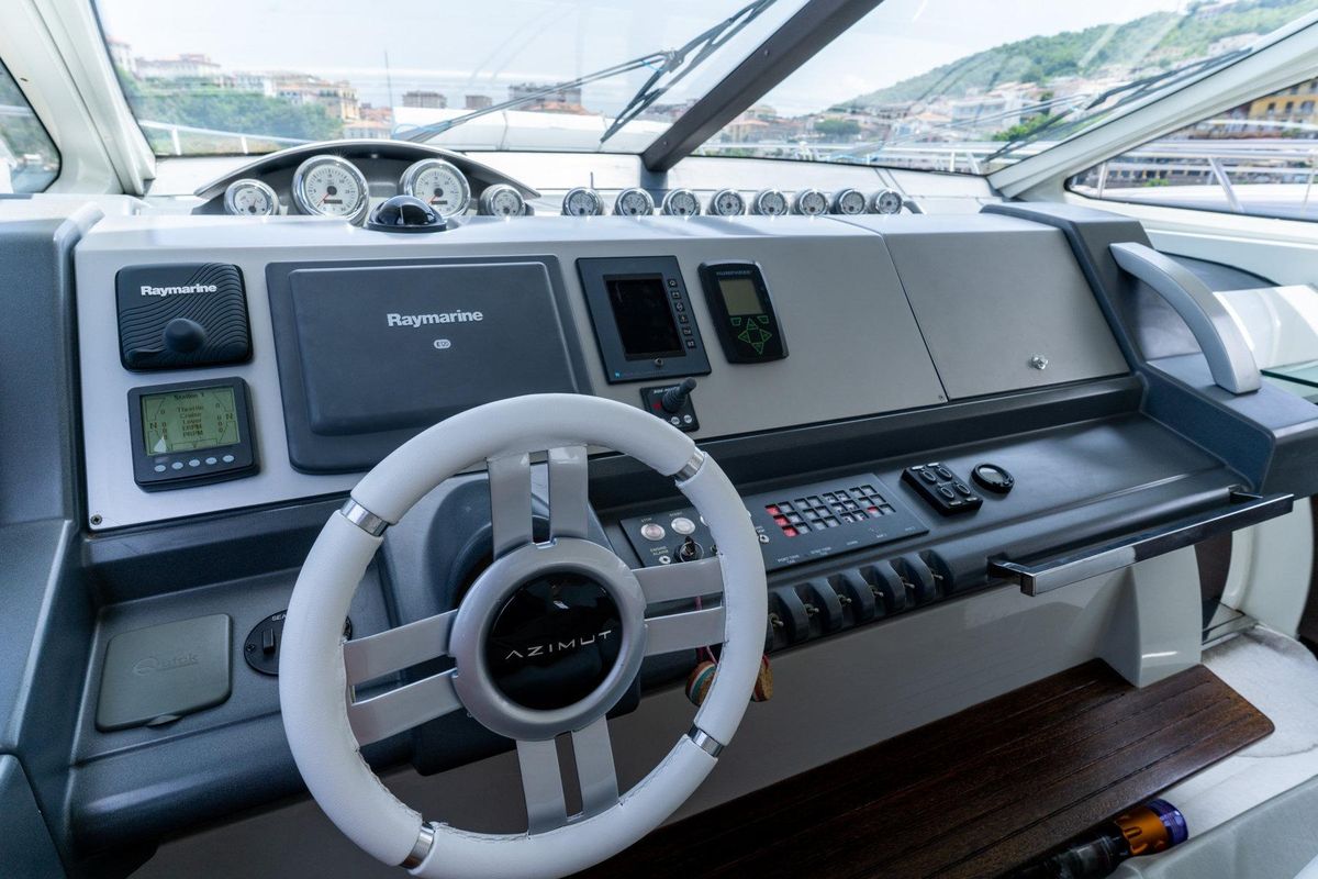 2013 Azimut 62 
