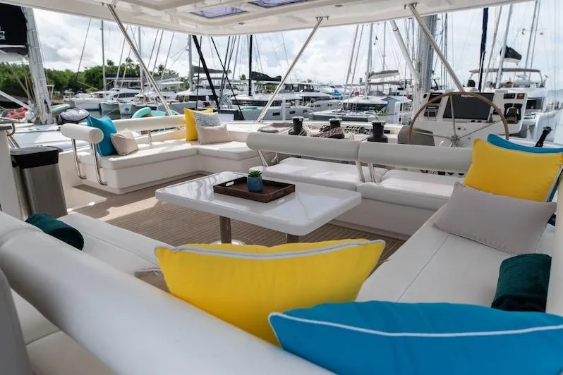 Ruby One Yacht Photos Pics Catamaran Leopard 58 Flybridge