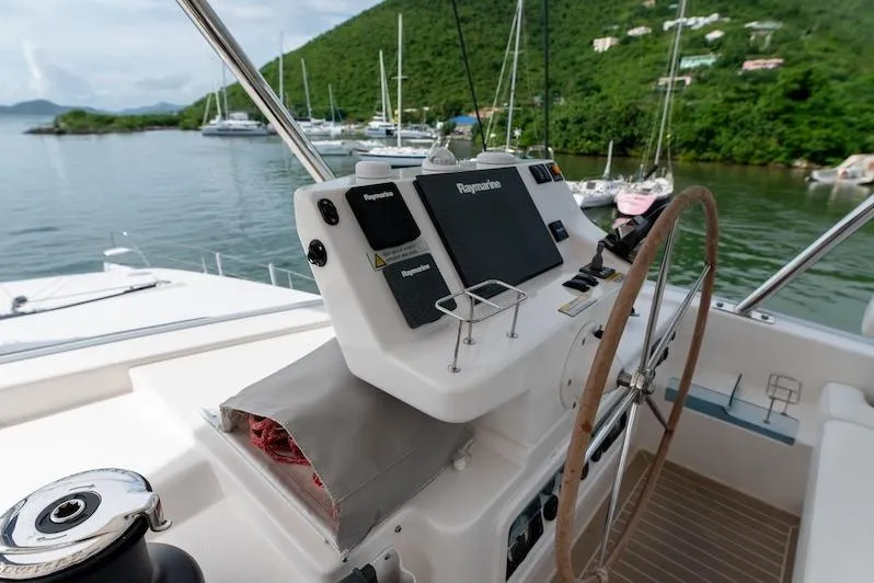 Ruby One Yacht Photos Pics Catamaran Leopard 58 Fly helm