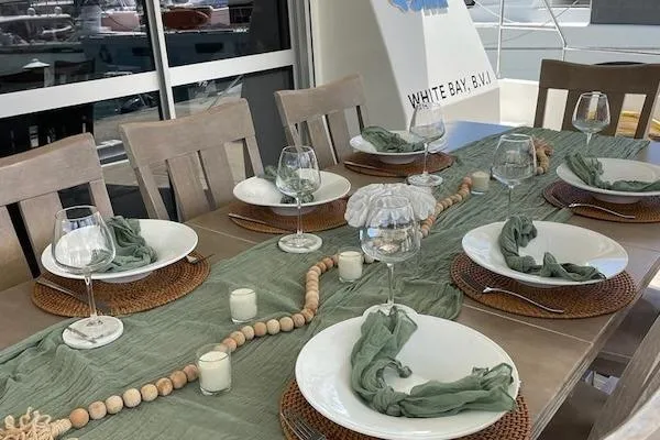 Ruby One Yacht Photos Pics Leopard 58 dining area