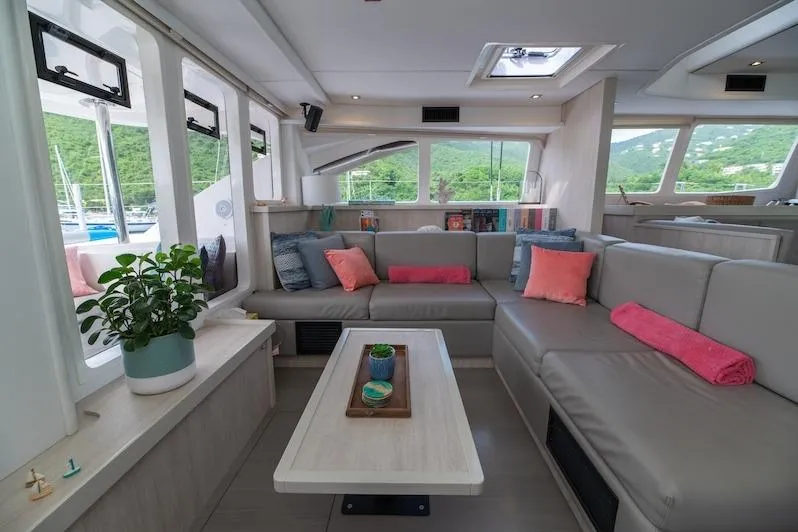 Ruby One Yacht Photos Pics Leopard 58 interior