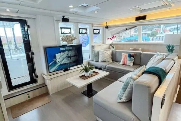 Ruby One Yacht Photos Pics Leopard 58 salon seating