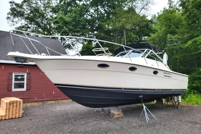 Tiara Yachts 3100 Open with 2017 FWC engines- good value