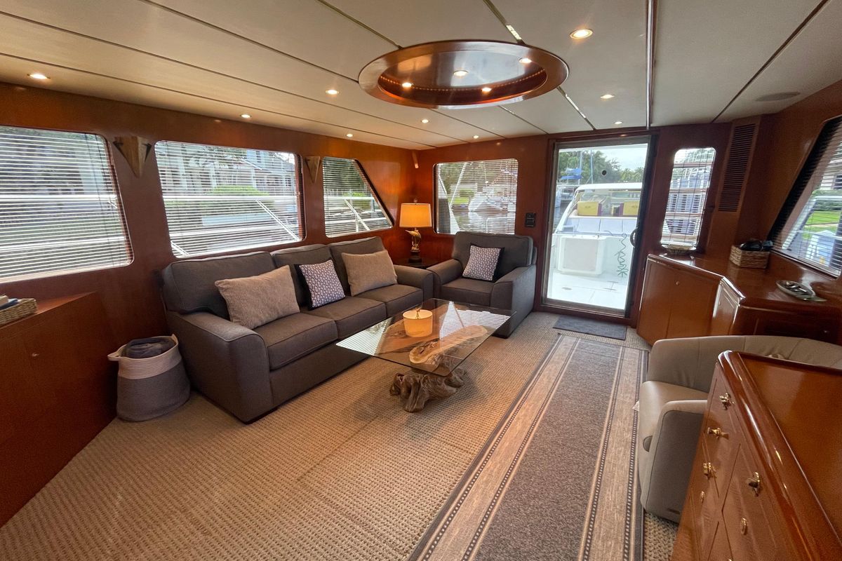 2005 Ocean Alexander 64 