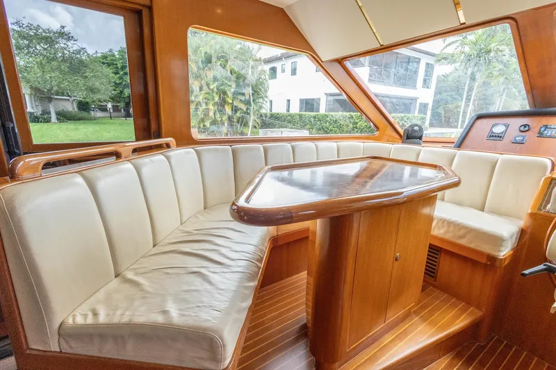 Bluewater Yacht Photos Pics Luxurious interior of 2005 Ocean Alexander Raised Pilothouse Flybridge Sedan yacht.