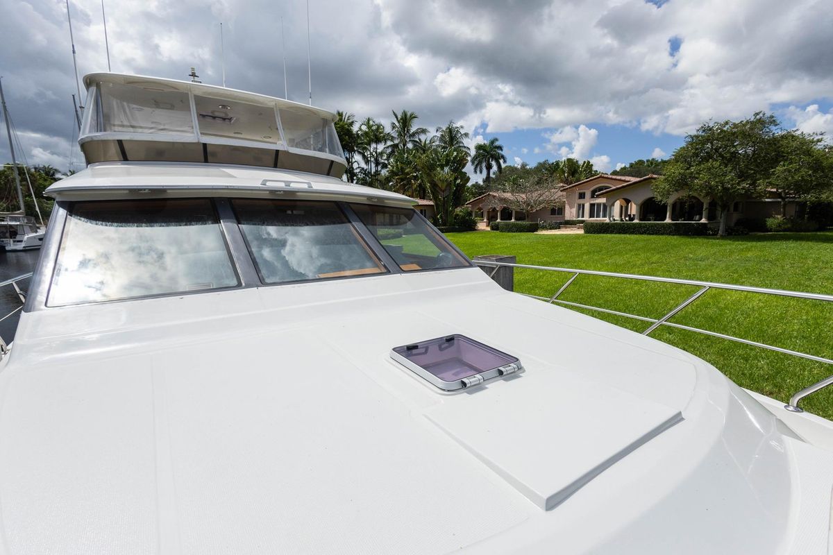2005 Ocean Alexander 64 