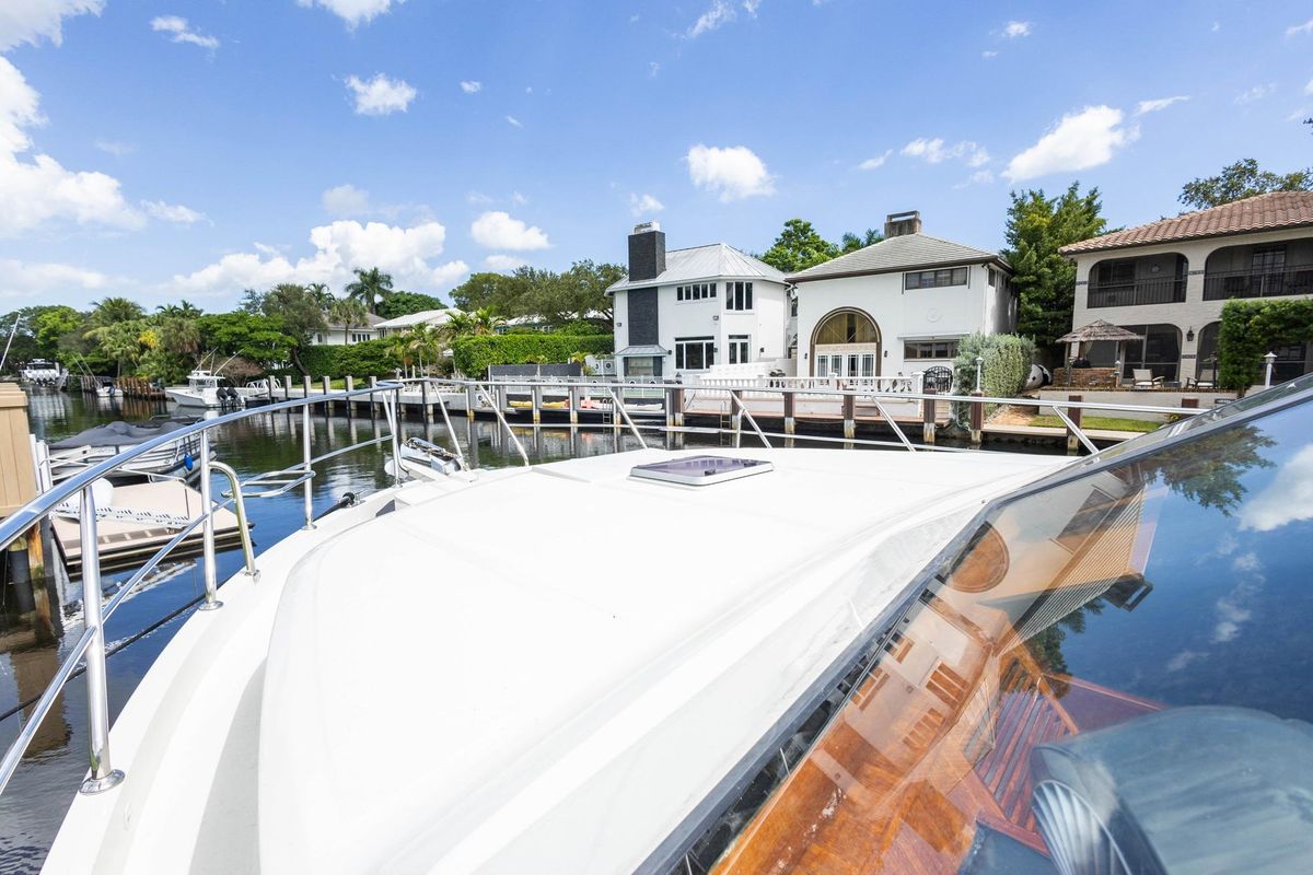 2005 Ocean Alexander 64 