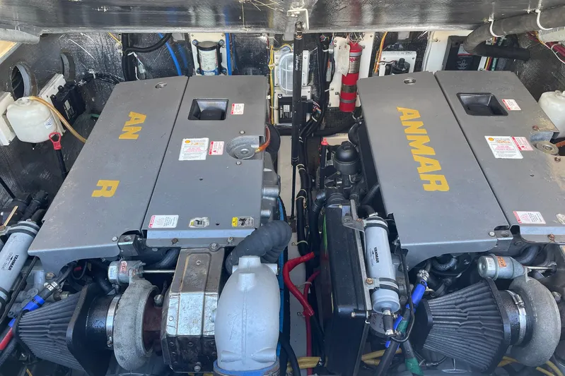 Low Bid Yacht Photos Pics Engine room of 2007 Albemarle 280 Express Fisherman with dual ANMAR engines.