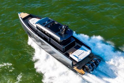 Yacht