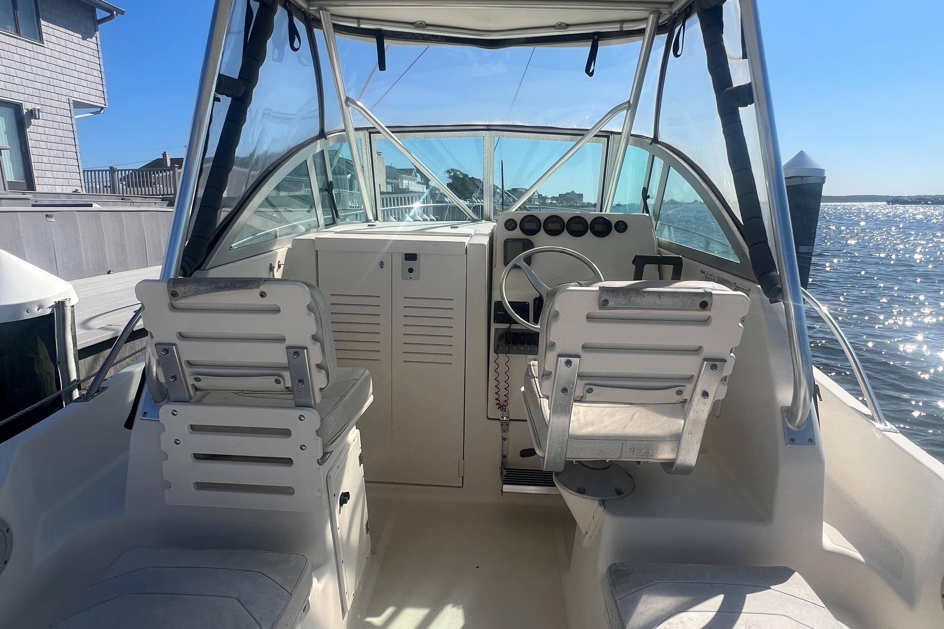 2000 Pursuit 2470 Walkaround Cruiser for sale YachtWorld