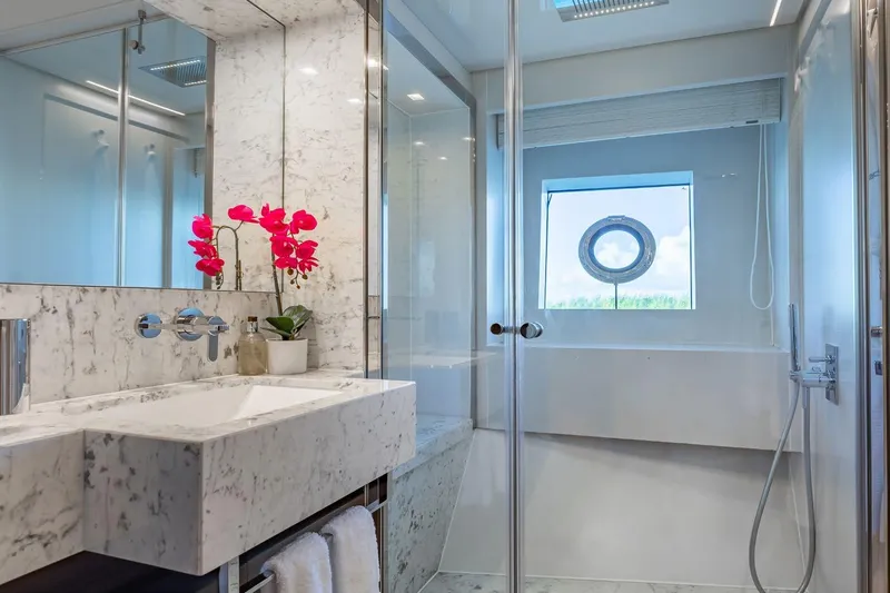 Eros Yacht Photos Pics 