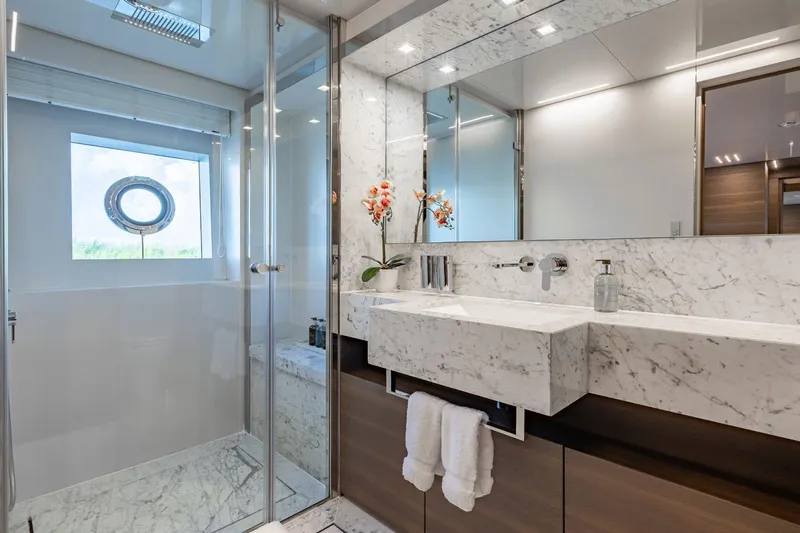 Eros Yacht Photos Pics 