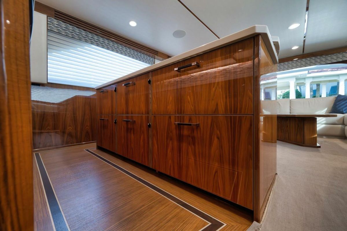 2019 Viking 68 