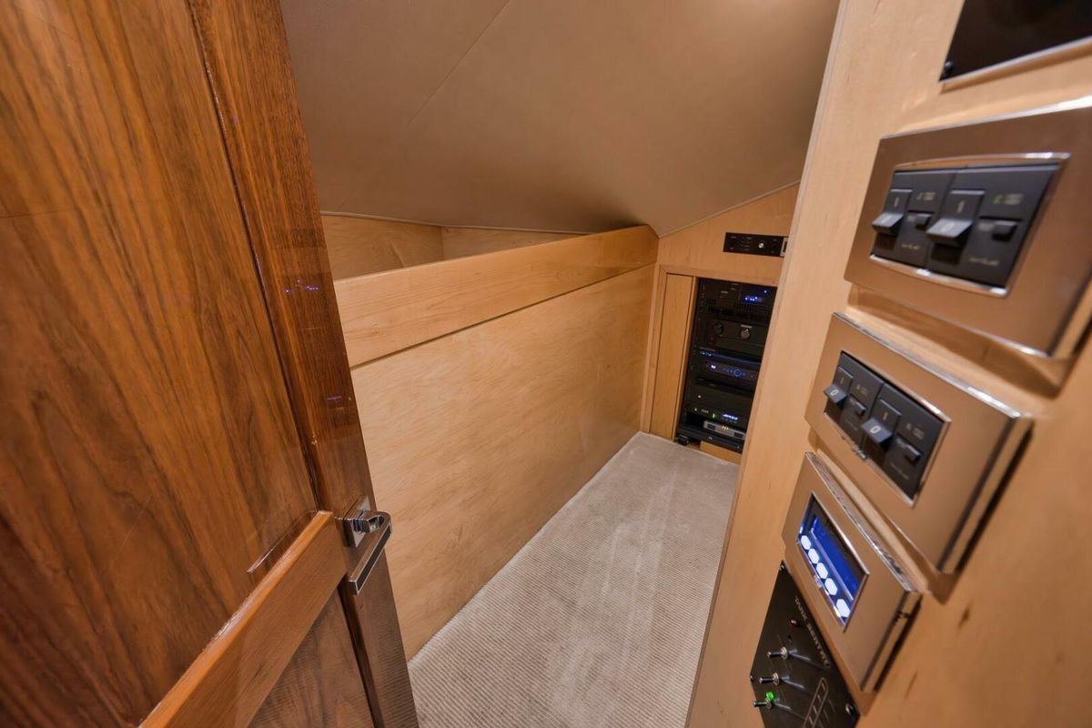 2019 Viking 68 