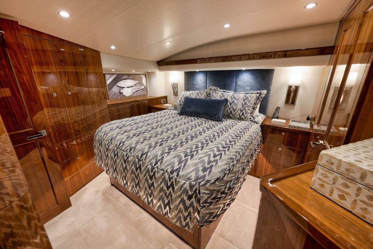2019 Viking 68 