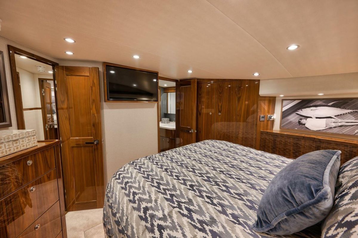 2019 Viking 68 