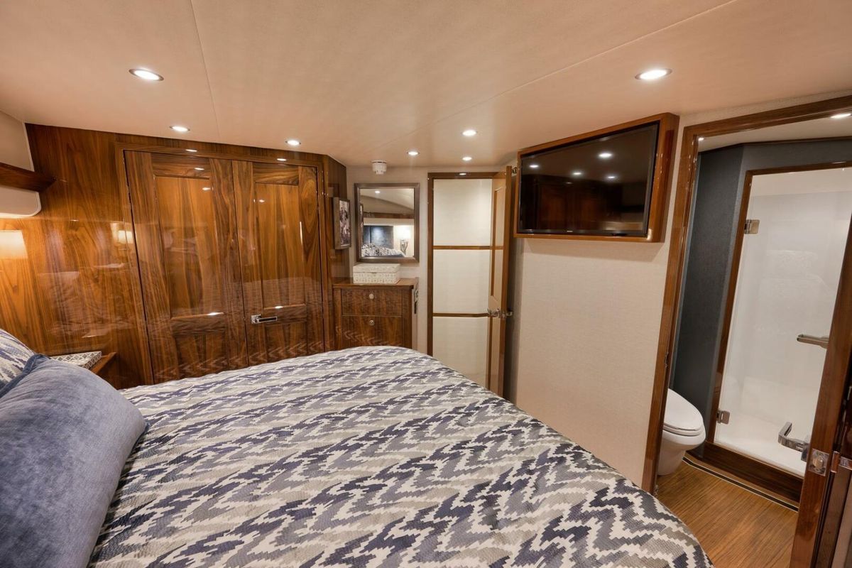 2019 Viking 68 