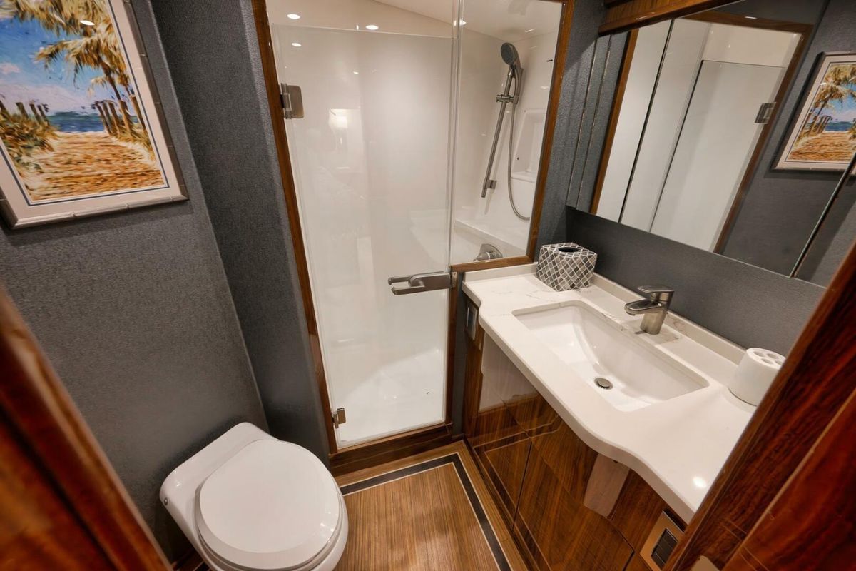 2019 Viking 68 