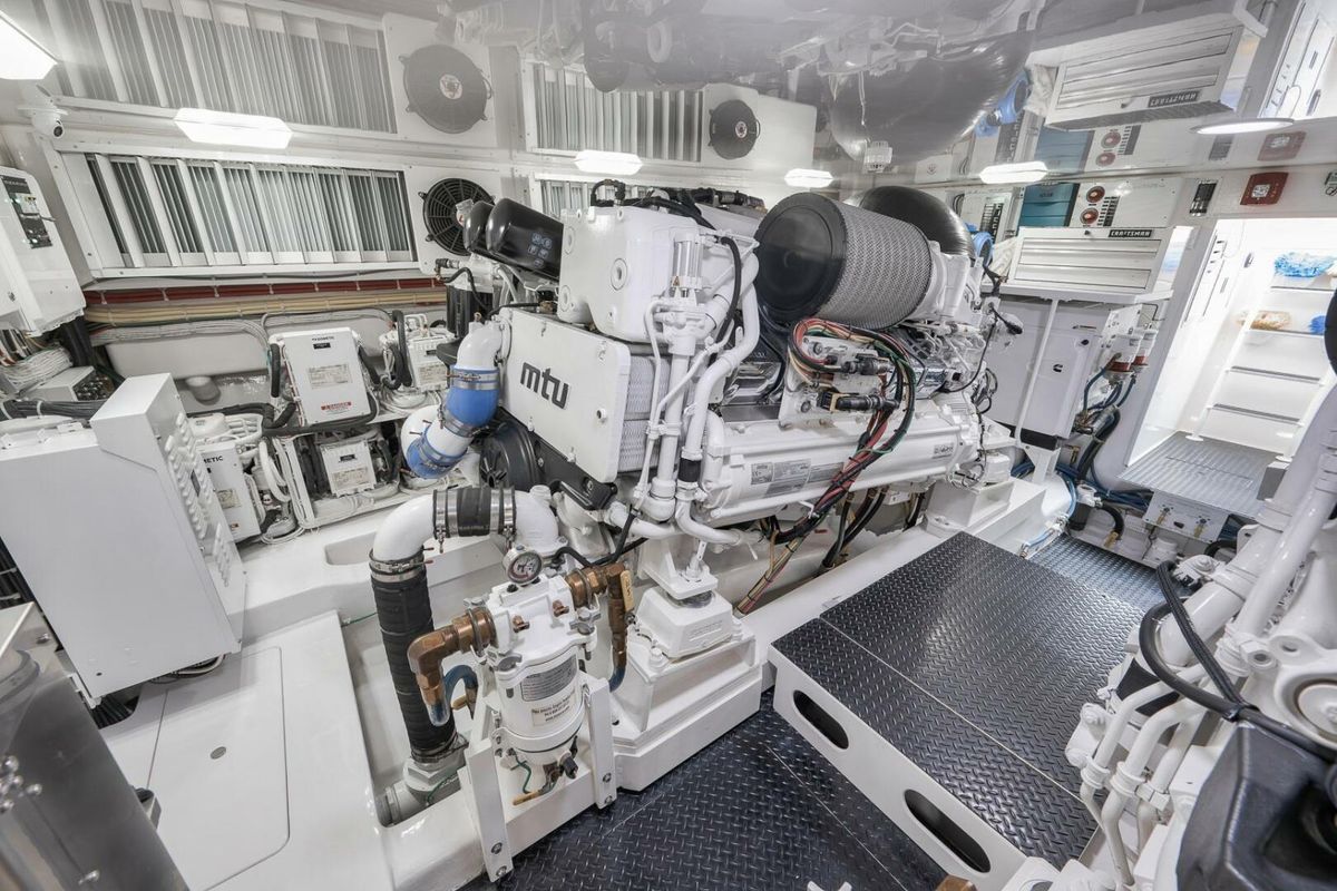 2019 Viking 68 