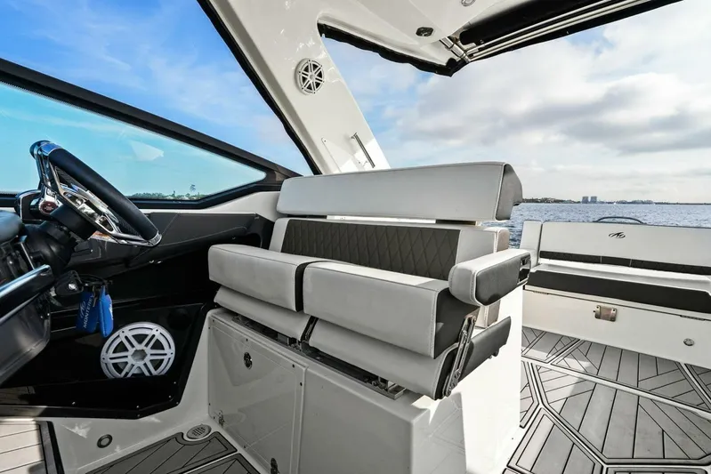  Yacht Photos Pics 2023 Monterey 385 SS - Helm