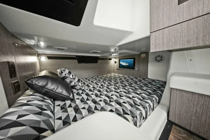  Yacht Photos Pics 2023 Monterey 385 SS - Stateroom