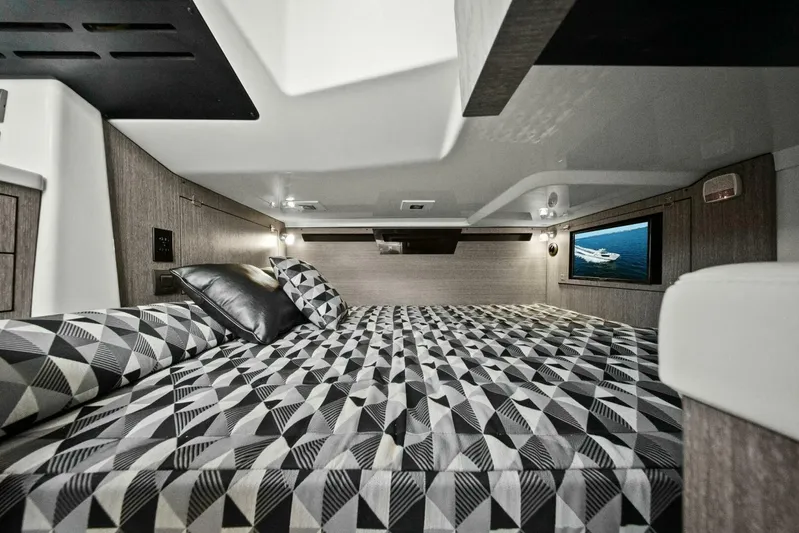  Yacht Photos Pics 2023 Monterey 385 SS - Stateroom