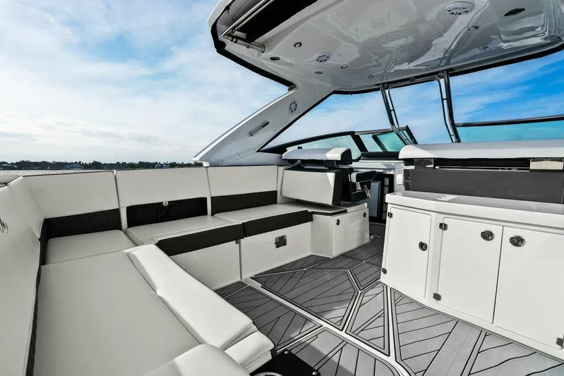  Yacht Photos Pics 2023 Monterey 385 SS - Aft Deck Seating