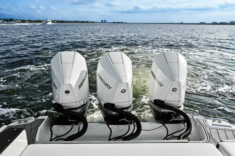 Yacht Photos Pics 2023 Monterey 385 SS - Outboard Engines