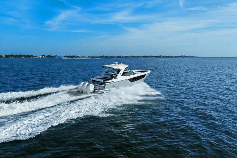  Yacht Photos Pics 2023 Monterey 385 SS - Profile