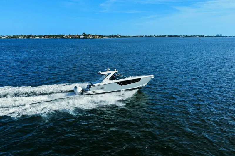  Yacht Photos Pics 2023 Monterey 385 SS - Profile