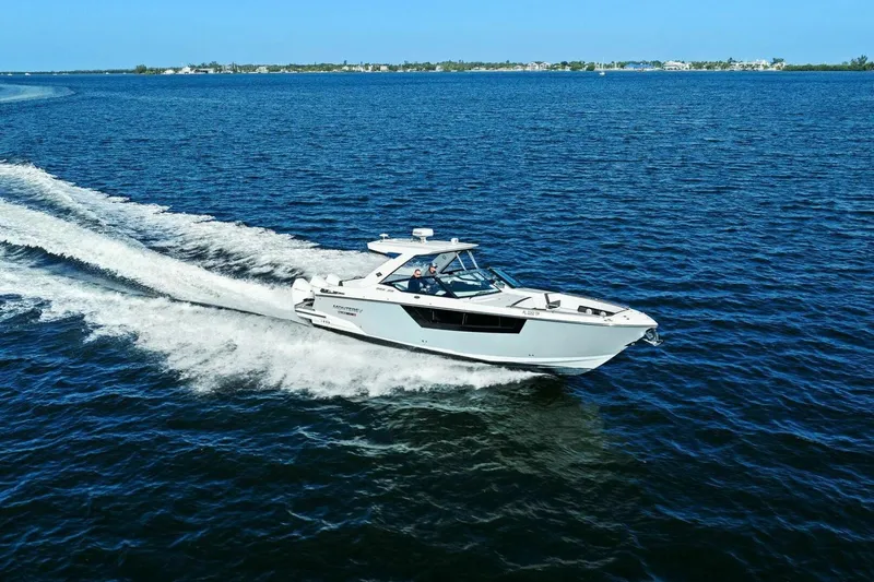  Yacht Photos Pics 2023 Monterey 385 SS - Profile