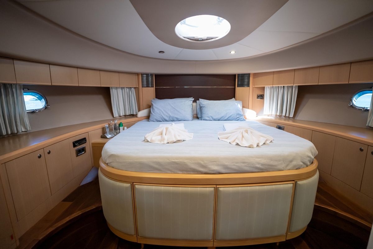 2008 Princess 74 