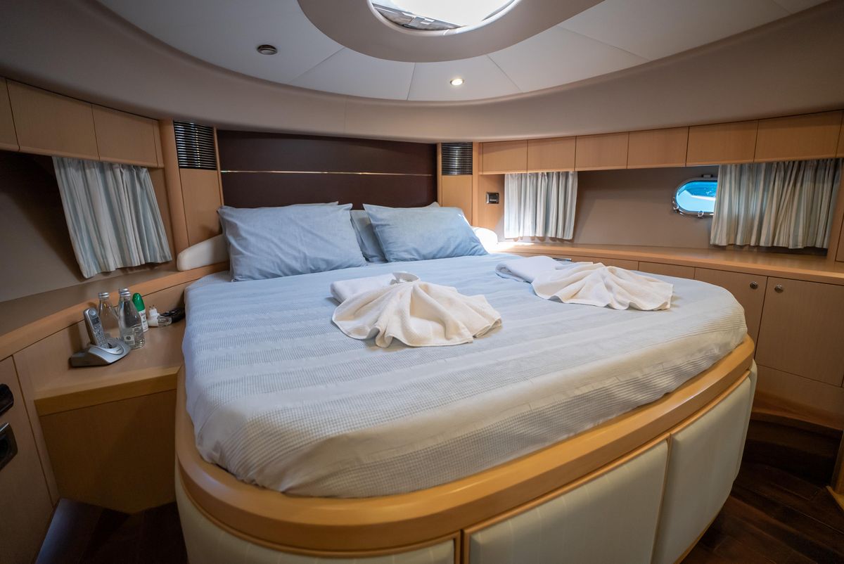 2008 Princess 74 