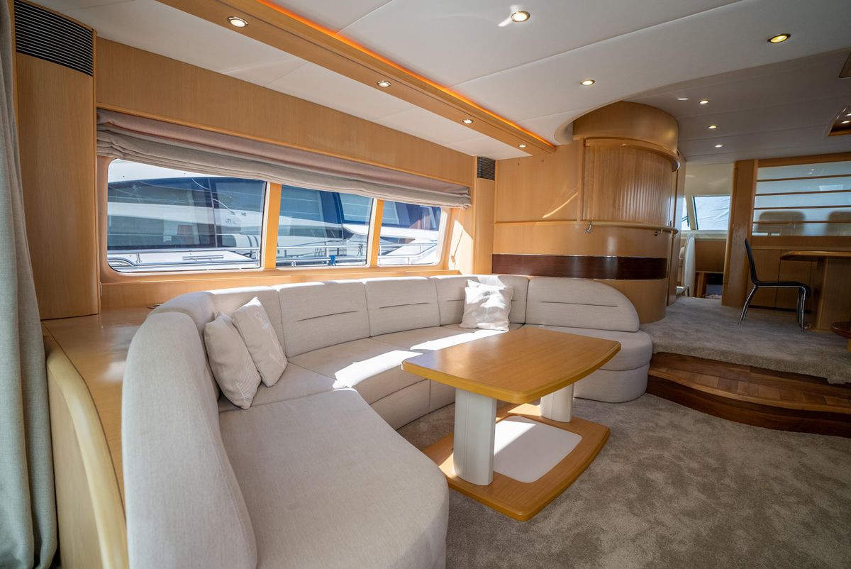 2008 Princess 74 