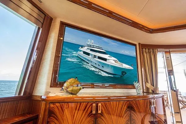 Risky Business Yacht Photos Pics Salon TV