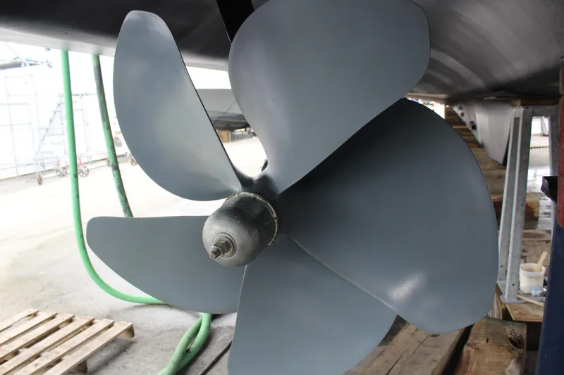 Risky Business Yacht Photos Pics 