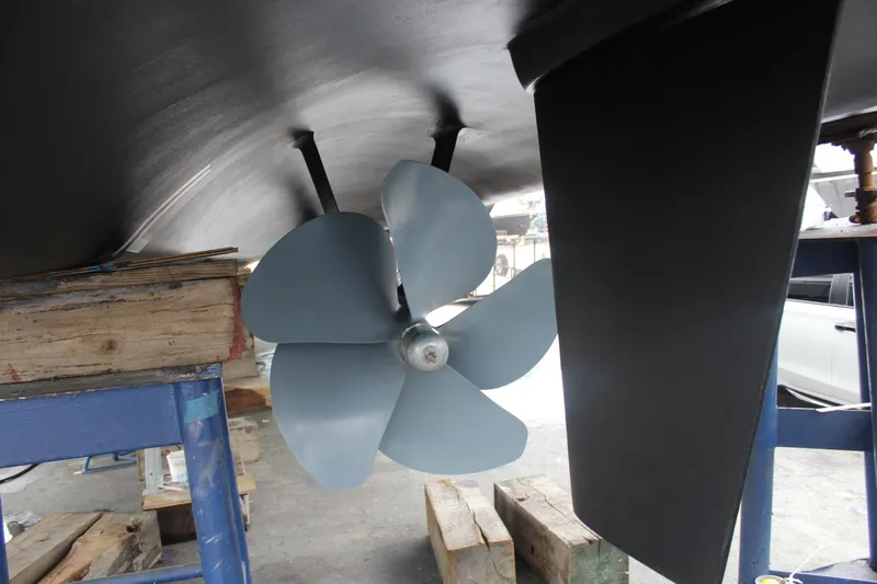 Risky Business Yacht Photos Pics 