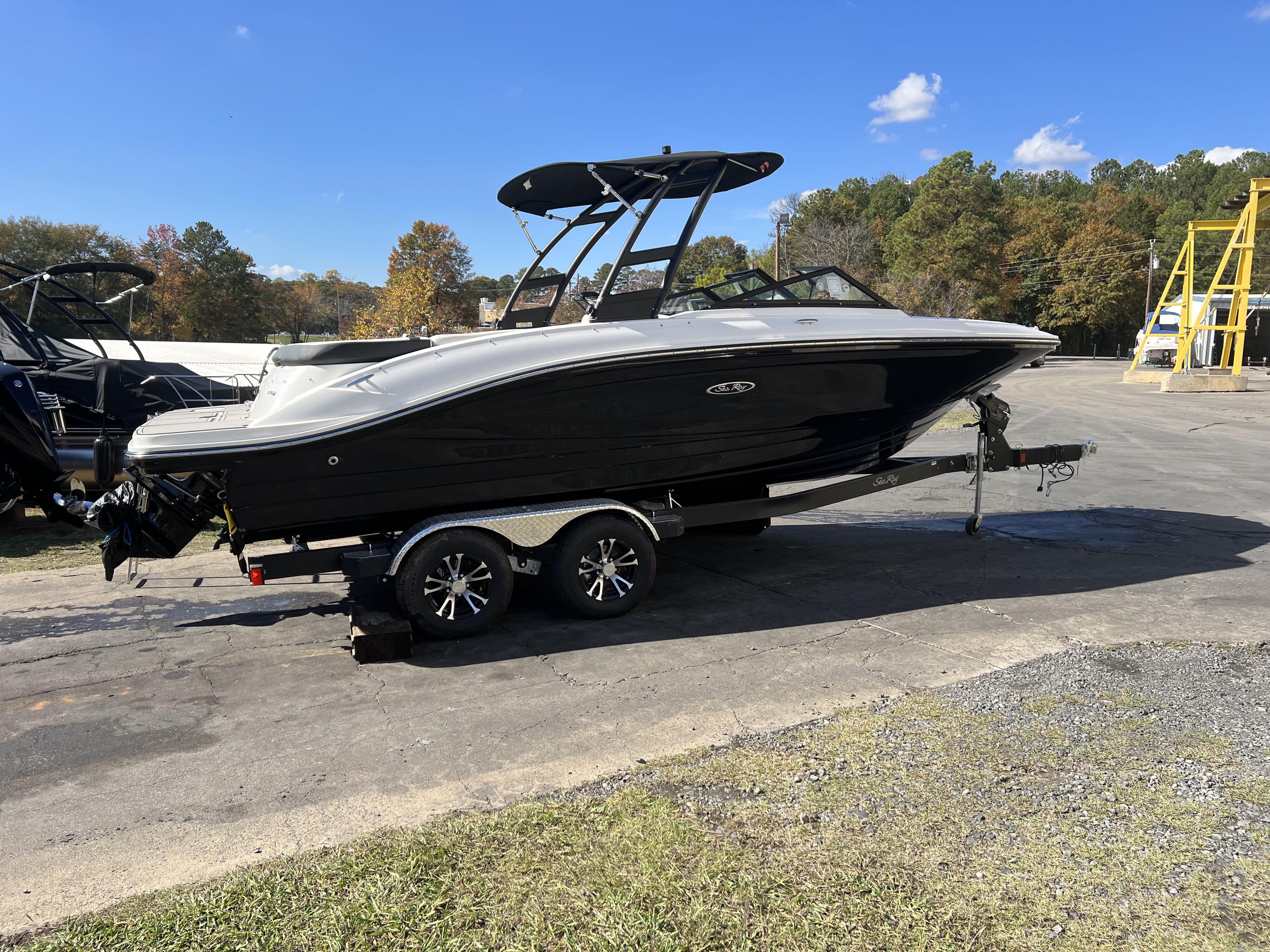 2023 Sea Ray SPX 210