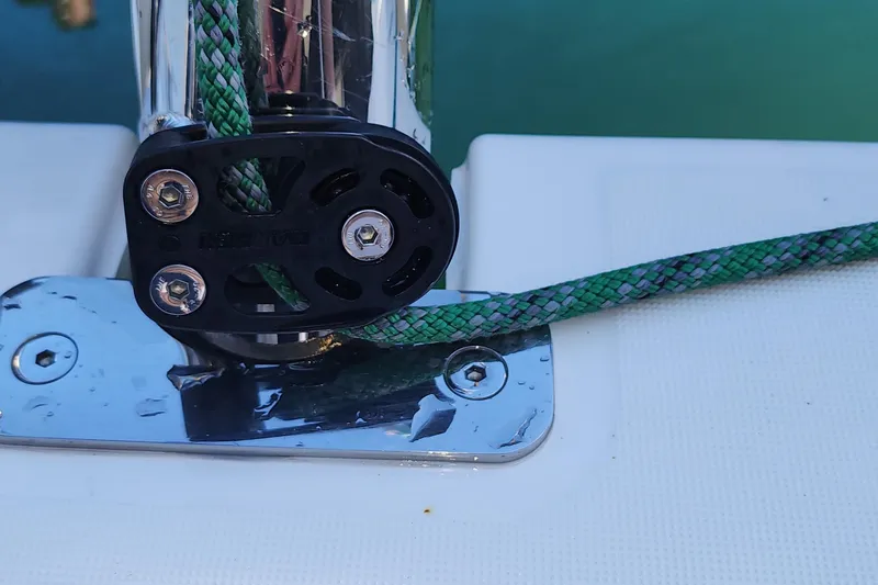 Why Not Yacht Photos Pics Close-up of a 2019 Lagoon 450F yacht's rope and pulley system.