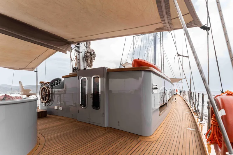 Le Pietre Yacht Photos Pics Luxurious 2009 custom sailing yacht with teak deck and modern helm station.