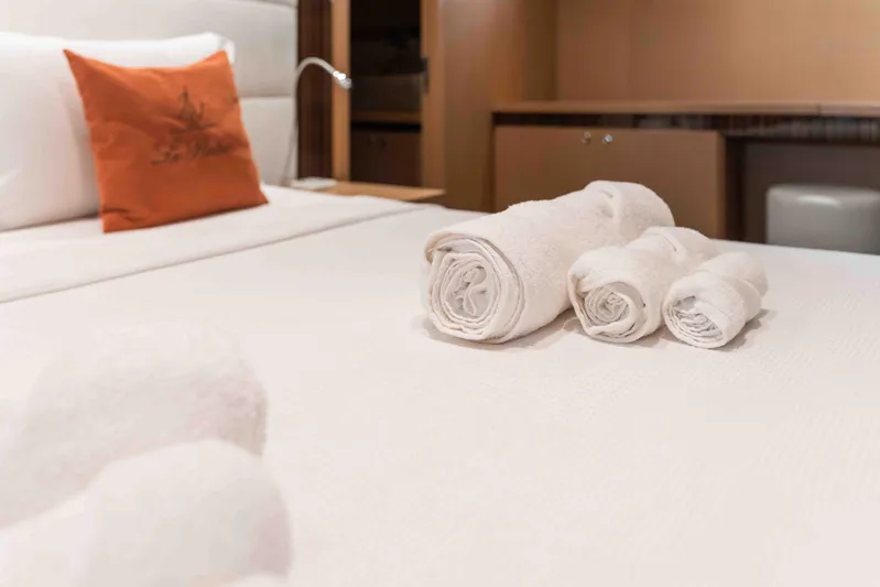 Le Pietre Yacht Photos Pics 