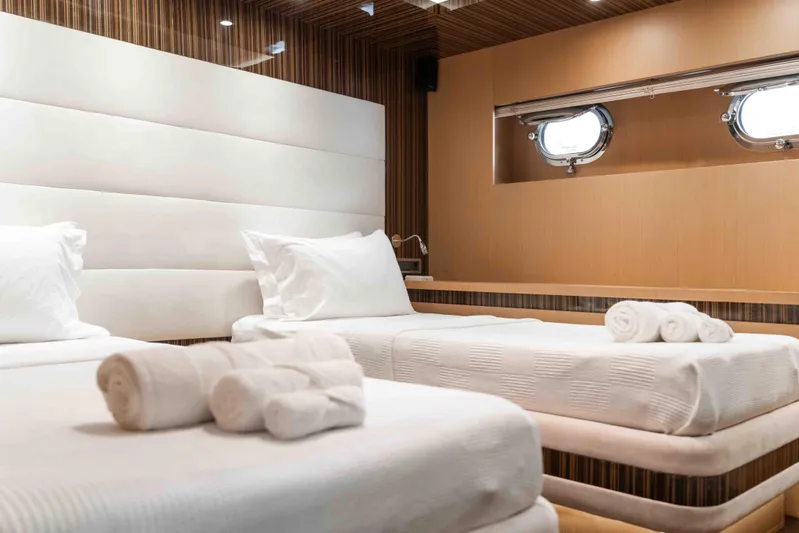 Le Pietre Yacht Photos Pics 